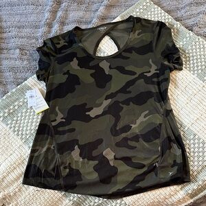 NWT old navy active women’s shirt